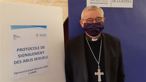 Lévêque De La Rochelle Signe Un Protocole De Signalement Des Abus