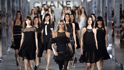 The Evolution Of Chanels Ready To Wear Runway Shows Fashion Fashion