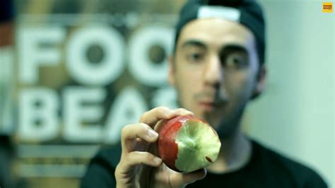 you ve been eating apples the wrong way the right way might blow your mind [video]