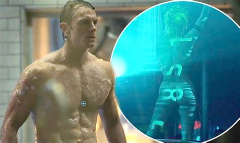 Joel Kinnaman Goes Naked In Altered Carbon Trailer Daily Mail Online
