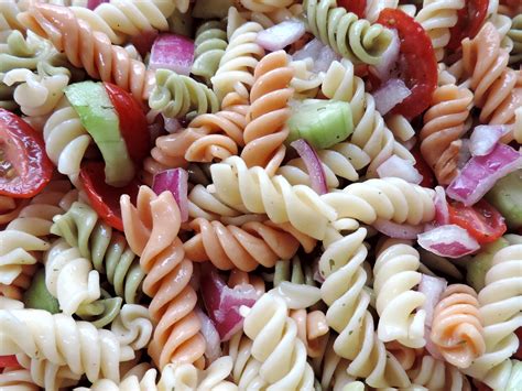 How to cook rotini salad from pkg, tomatoes diced, kraft zesty italian dressing and 4 others. Easy Garden Rotini Pasta Salad | Garden rotini recipe ...