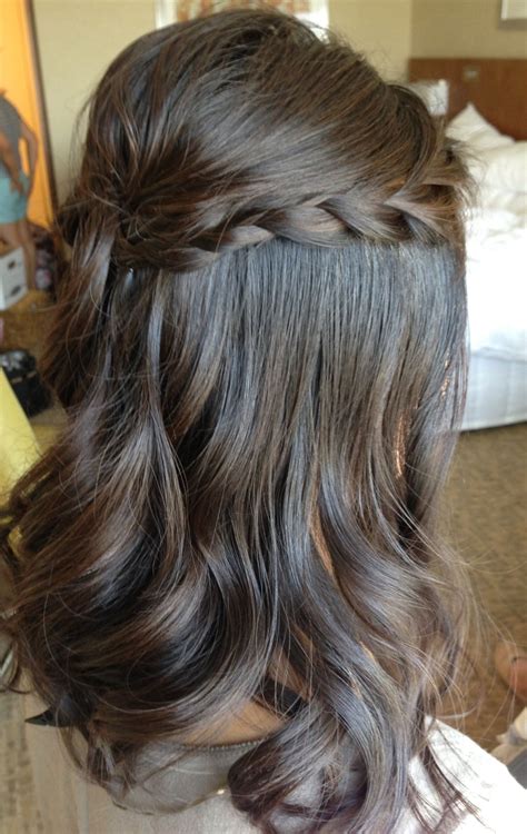 The fashioning of hair can be considered an aspect of personal grooming, fashion, and cosmetics, although practical, cultural, and popular considerations also influence some hairstyles. Pin by Ra Ree on Wedding Hair | Bridal hair half up, Asian ...