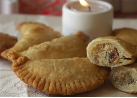 Gujia Pastry Filled With Coconut Dry Fruits And Nuts Ecurry The