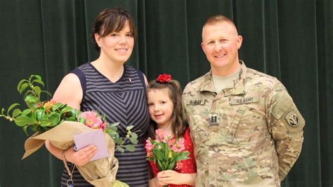 Army Dad Returns Home To Surprise 2nd Grade Daughter During School Assembly Youtube