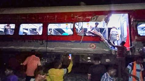 Desperate Search For Survivors As Death Toll Nears 300 In India Train Crash Egypt Independent