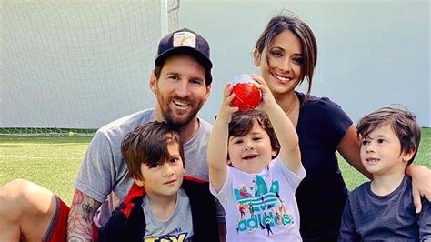 La Cariñosa Felicitación De Antonella Rocuzzo A Messi Por Su 33 Años