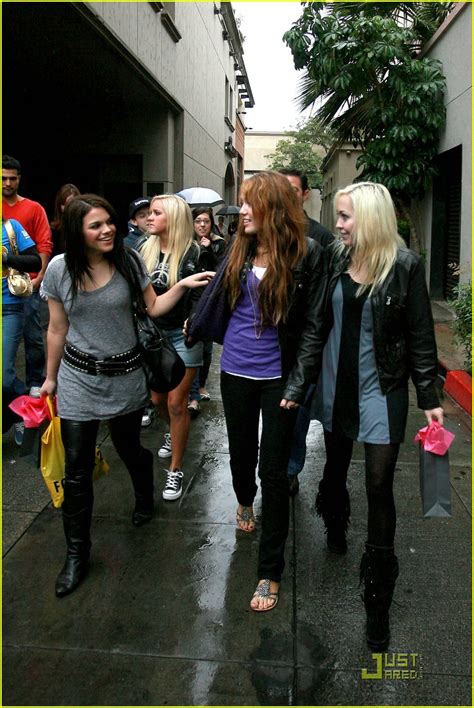 miley s pre birthday shopping spree photo 1460371 brandi cyrus miley cyrus pictures just jared