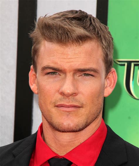 Alan Ritchsons Best Hairstyles And Haircuts Celebrities