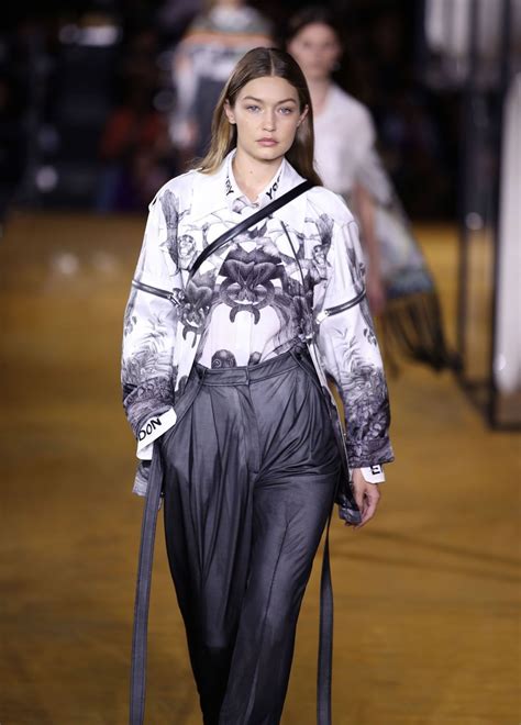 Gigi Hadid Walks Burberry Fashion Show In London 09162019 • Celebmafia