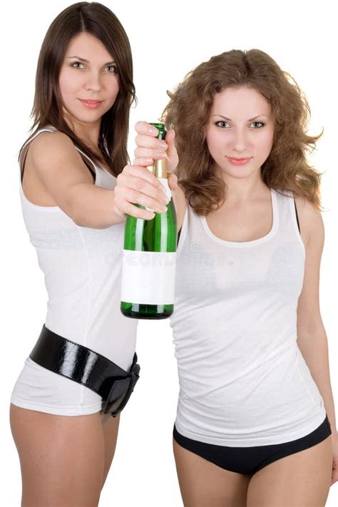 ragazze con una bottiglia del champagne fotografia stock immagine di umano coppie 11517416