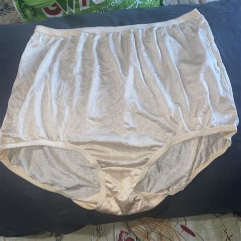 Vintage Nude Granny Panties Panty Sheer Silky Satin Shiny Sz 7 Nylon
