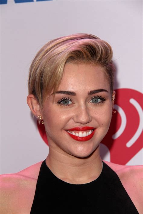 Miley Cyrus Weight Height Net Worth Measurements Bra Size