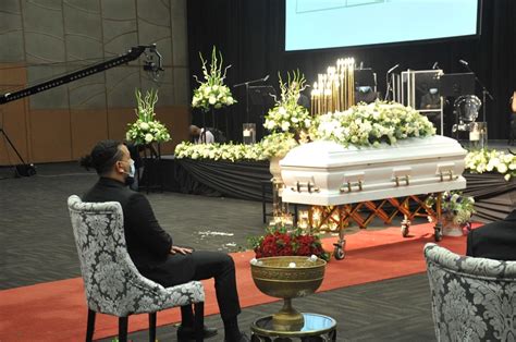 Heartbreaking Pics Of Aka At Aneles Funeral Daily Sun