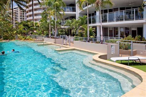cairns accommodation  contained esplanade luxury holiday resort