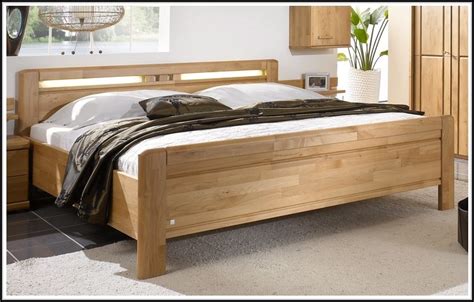 Analog dazu, spricht man von einem bett in normalhöhe bei einer bettrahmenhöhe bis 40 cm und bezeichnet betten, deren rahmen niedriger als 30 cm ausfällt als futonbetten. Bett 1 40m Breit Ebay Kleinanzeigen - betten : House und ...
