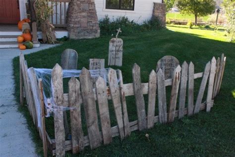 We would like to show you a description here but the site won't allow us. Outdoor Halloween Décor Ideas | Madness & Method