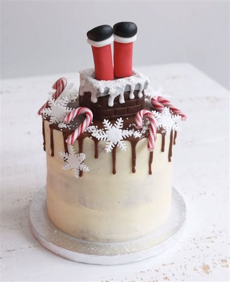 Christmas cake trends 2020 are here in the article. Christmas Cake Designs 2020 Buttercream / Classic Textured Buttercream Wedding Cake with Fresh ...