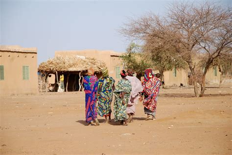 Women Colorful Dress Essakane Burkina Faso Case Visit