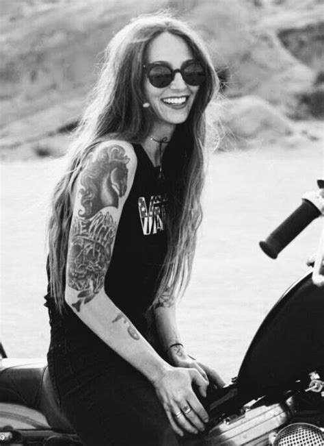 Pin By Gran Grone On Chicas Y Motos Motorcycle Women Lady Biker Women