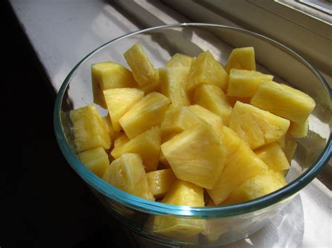 How To Cut Up A Pineapple 9 Steps With Pictures
