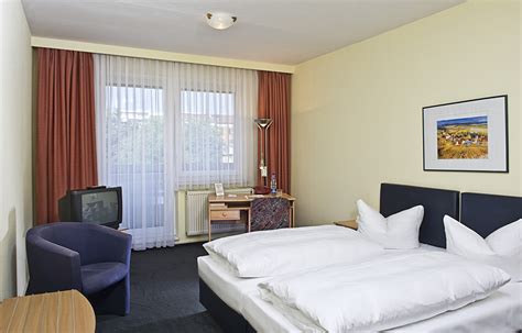 With easy access to gastown, coal harbour, stanley park and more, vancouver is truly at your fingertips. Hotel Leipzig - Days Inn Leipzig City Centre Hotel