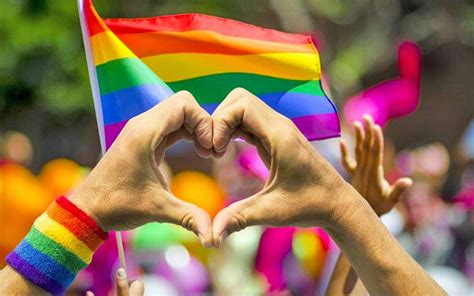 hace dos años ecuador reconoció el matrimonio igualitario primera plana