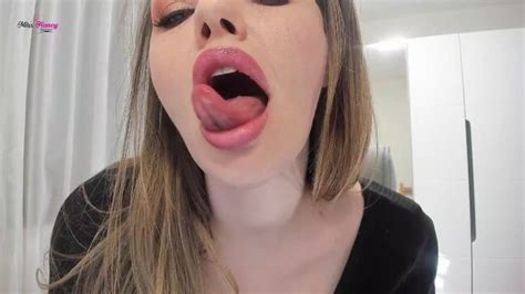 Quckie Tongue Vore Tease With Miss Honey Barefeet Xxx Mobile Porno Videos And Movies Iporntvnet