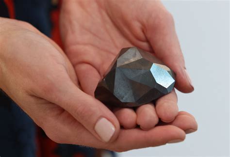 Worlds Largest Cut Black Diamond Goes On Display In Dubai Daily Sabah