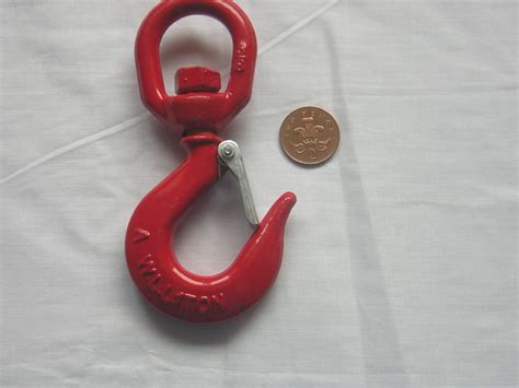 1 Ton Steel Swivel Lifting Grab Hook With Safety Catch Fum Tools