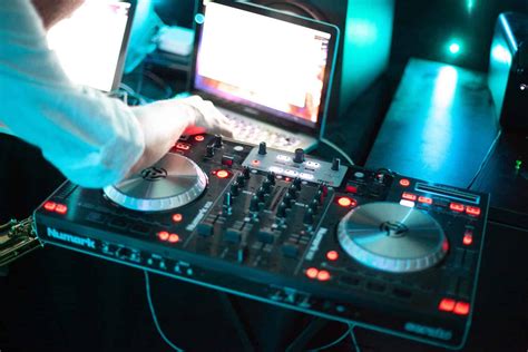Dj Tips For Beginners 30 Dj Tips Beginners Need To Know 2021 Audio