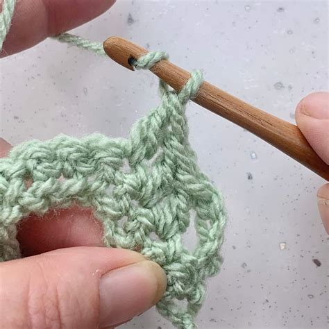Learn How To Crochet The Cable Stitch With This Tutorial