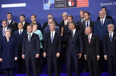 Die nato will nach vorn schauen und die jahre der stagnation hinter sich lassen. Nato-Gipfel in Polen: Rüsten und Reden lautet die Devise ...