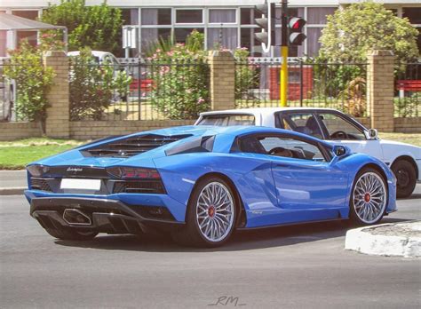 Now the final variant when it gets to around 165, it stays there, for what seems like forever, and folks will call that done and remove it. The Blu Nila Aventador S came out to play in Cape Town and ...