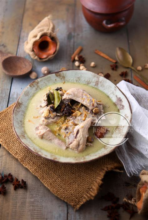 Resep opor ayam kuning 2. Opor Ayam Putih - Chicken Stew in Coconut Milk | Makanan ...