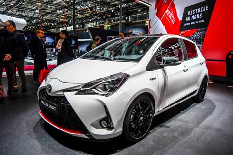 The new gr yaris is no normal hot hatch. Toyota Yaris GR Sport al Salone di Parigi 2018 [Video ...