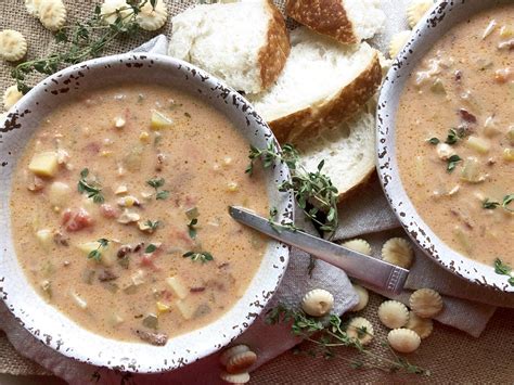 Add broth/water, reserved clam juice, undrained tomatoes (if you use fresh tomato you may want to add some tomato juice, broth, or water to compensate), bay leaf. new manhattan clam chowder | Recipe | Clam chowder ...