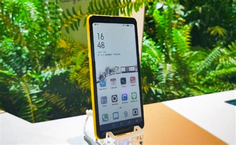 Meet The Worlds First Phone With A Color E Ink Screen Toms Guide