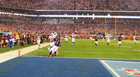 Super Bowl Xli First Play Of The Game Remrac Flickr