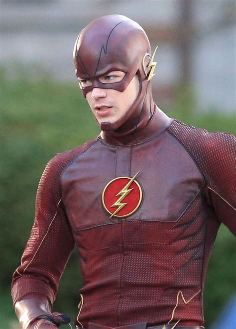 flash tv news ⚡ on twitter another shot grant gustin in costume for flash via gustinnews