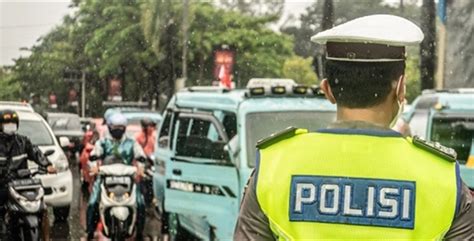أسترالي يواجه السجن في إندونيسيا متهم بـالبصق في وجه إمام مسجد