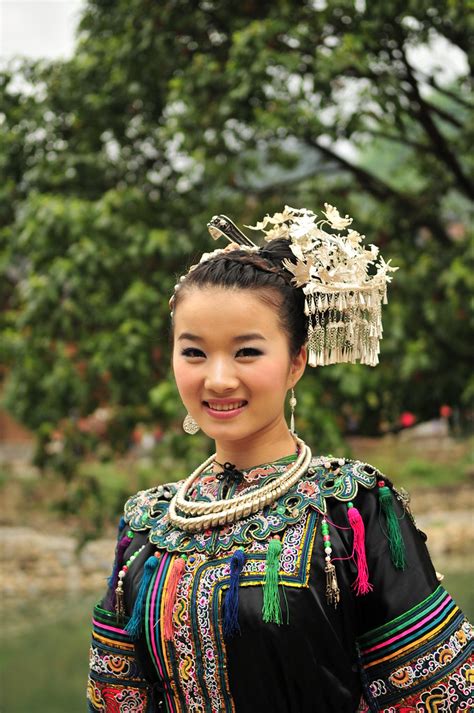 Het noorden van vietnam is een eldorado the h'mong people are a subgroup of the miao ethnic group. Beautilful Miao Girl in Xijiang Miao Village | Huang Xin ...