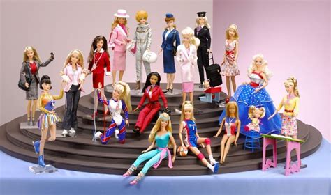Länglich Aquarium Erinnerung La Historia De Barbie Mit Anderen Bands