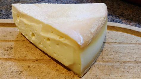 17 Top Stinky Cheeses