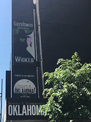 Jk S Theatrescene Review Oklahoma