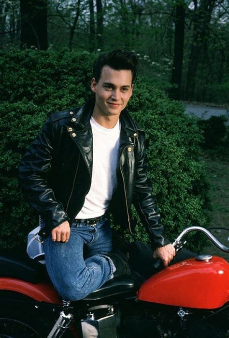 30 Amazing Photographs of a Young and Hot Johnny Depp From Between the 