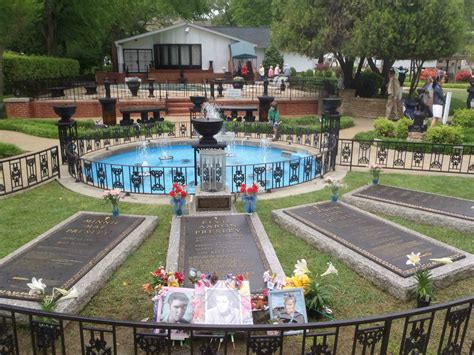Elvis Presley Grave Graceland Memphis Tennessee Mississippi Blues