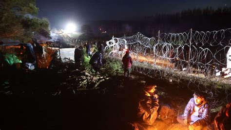 Aid Workers Blocked From Helping Asylum Seekers Stranded On Belarus Poland Border Abc Radio