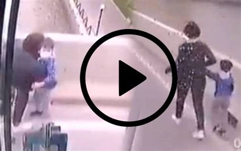 خاتون کی بچے سمیت نہر میں چھلانگ لگا کر خودکشی کی کوشش دل دہلا دینے والی ویڈیو وائرل