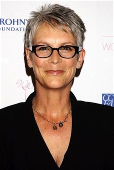 What could have been a bland remake was an i guess it was the combination of jamie lee curtis and lindsay lohan's on screen chemistry, the sharp who pushes someone down a flight of stairs like that? 1000+ images about Moms hair on Pinterest | Judi dench, Jamie lee curtis and Pixie haircuts