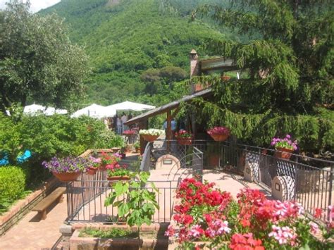 Redécouvrez la nature et ses beautés, passez des moments de détente et de sérénité au cœur des montagnes lattari. Agriturismo La Casa Del Ghiro (Pimonte, Campania)